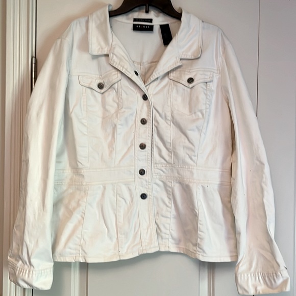 Liz Claiborne stretch Jean jacket - Picture 6 of 7